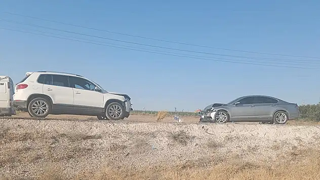 Konya'da otomobiller çarpıştı: 1 çocuk öldü, 6 kişi yaralandı