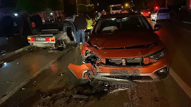 Konya'da otomobiller çarpıştı: 2 yaralı