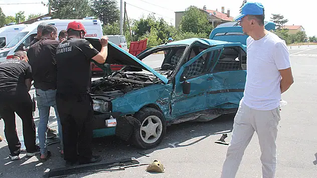 Konya'da otomobiller çarpıştı: 4 yaralı