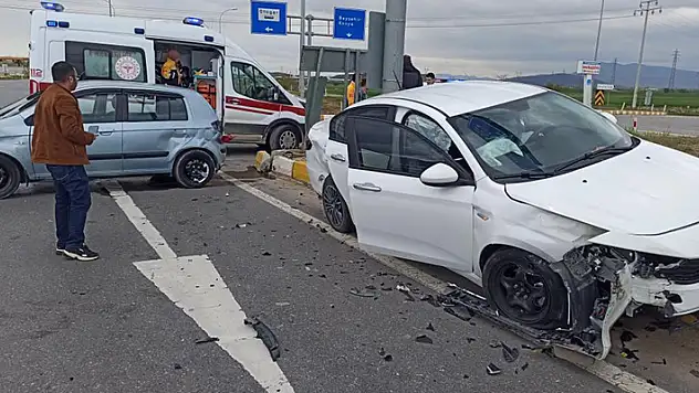 Konya'da otomobiller çarpıştı: 5 yaralı
