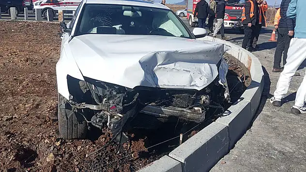 Konya'da otomobillerin çarpışması sonucu 2 kişi yaralandı