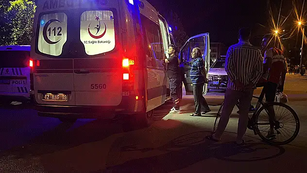 Konya'da parkta üvey babasını bıçakladı