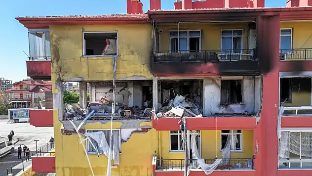 Konya'da patlama sonrası yıkılan apartmanın sakinleri yeni evlerine kavuşacakları günü bekliyor