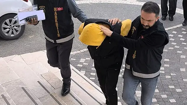 Konya'da polis uyuşturucuya geçit vermedi: 1 gözaltı