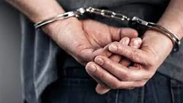 Konya'da polise mukavemette bulunan baba ve oğlu tutuklandı