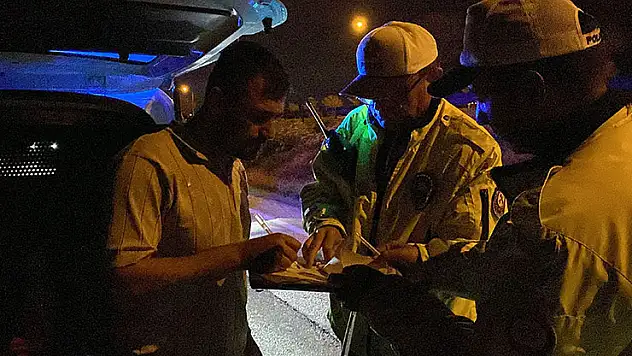 Konya'da polislerden 50 kilometre kaçan alkollü sürücü: 'Gören duyan olmasın, rezil olmayalım'