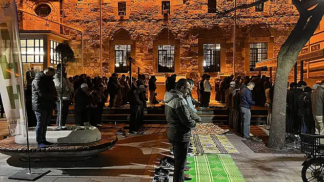 Konya'da Ramazan ayının ilk teravih namazı kılındı