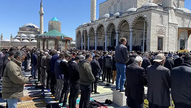 Konya'da Ramazan ayının son Cuma namazı kılındı
