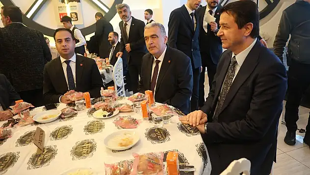 Konya'da Saadet Partisi'nden iftar programı