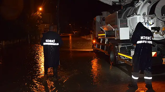 Konya'da sağanak, su baskınlarına neden oldu
