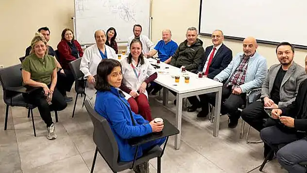 Konya'da sağlık çalışanlarına sahur vaktinde moral ziyareti