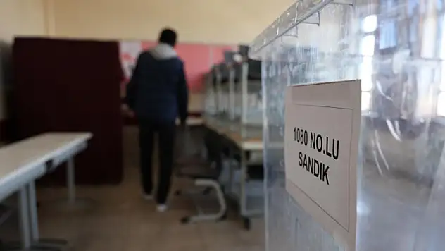 Konya'da sandıklar okullara yerleştirildi
