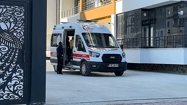 Konya'da silahla oynarken kendini yaraladı