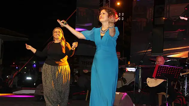 Konya'da Şükriye Tutkun'dan konser
