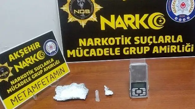 Konya'da şüphe üzerine durdurulan araçta aranan şahıs yakalandı
