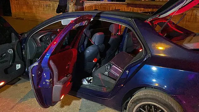 Konya'da şüphe üzerine durdurulan otomobilden cephanelik çıktı: 2 kişi gözaltında