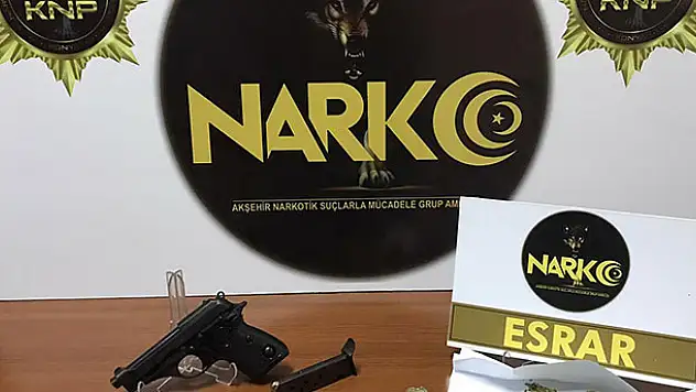 Konyada şüpheli araçta uyuşturucu ve silah ele geçirildi