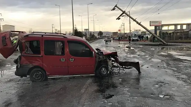 Konya'da tır ile kamyonet çarpıştı: 1 yaralı