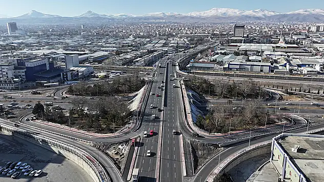 Konya'da trafiğe nefes aldıracak o kavşak hizmet vermeye başladı