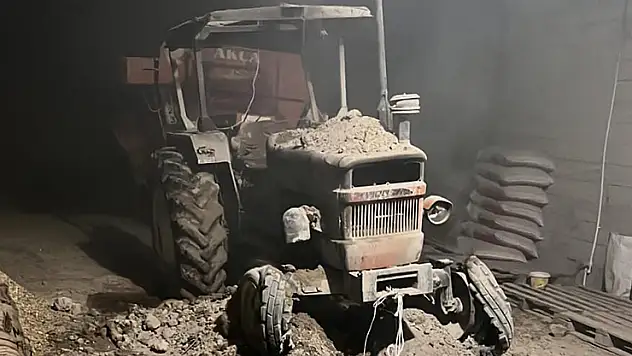 Konya'da traktör alev alev yandı