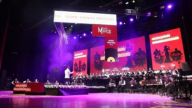 Konya'da 'Türk Sanat Müziği Konseri' ayakta alkışlandı