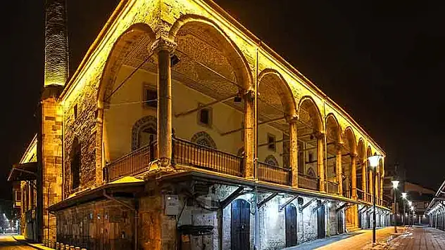 Konya'da 'Ümmet İftarı' geleneği sürüyor