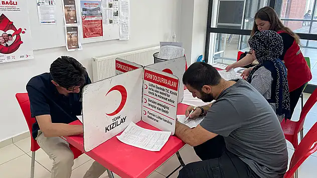 Konya'da üniversite öğrencileri kan bağışı yaptı