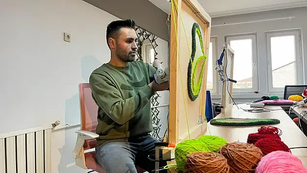 Konya'da ustalığını aldı, Eskişehir'de tuftingde tek oldu