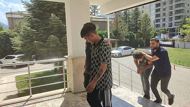 Konya'da uyuşturucu operasyonunda 2 kişi tutuklandı