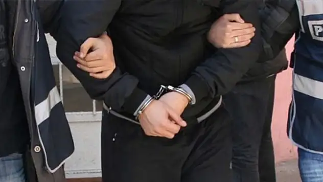 Konya'da uyuşturucu operasyonunda yakalanan 2 zanlı tutuklandı
