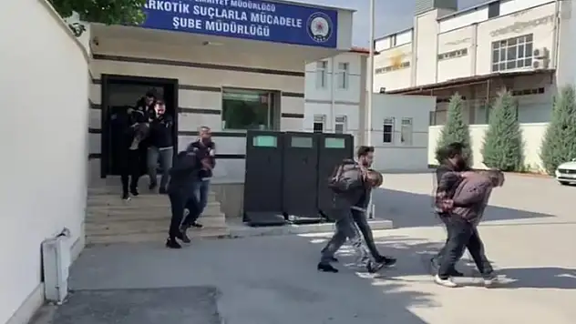 Konya'da uyuşturucu tacirlerine operasyon: 21 gözaltı
