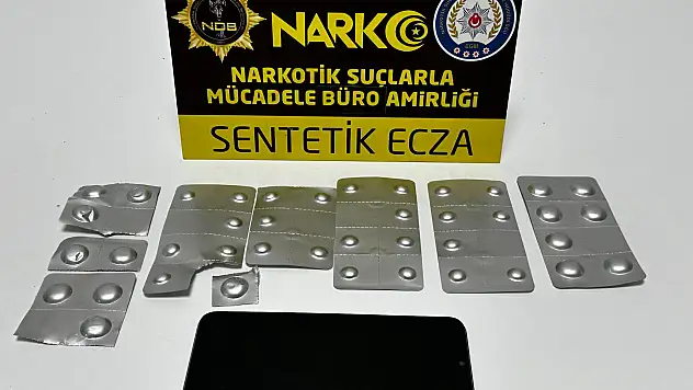Konya'da uyuşturucu ve kaçak sigara operasyonlarında yakalanan 2 şüpheli tutuklandı