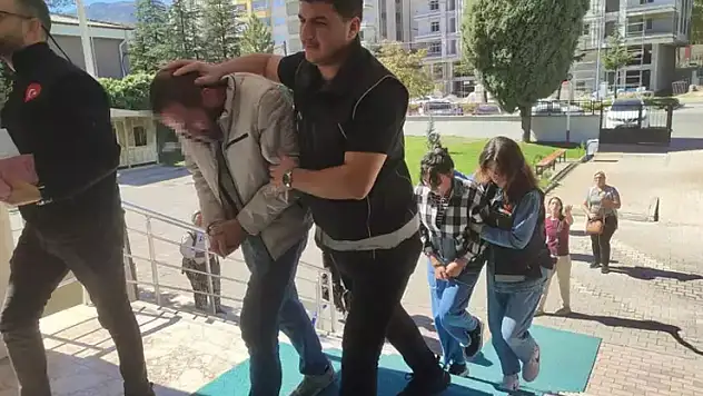Konya'da uyuşturucuya geçit yok! Montunun astarının içine saklamış