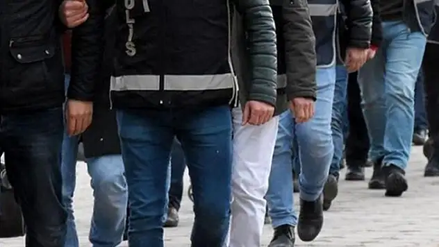 Konya'da yakalanan 14 aranan şahıstan 8'i tutuklandı
