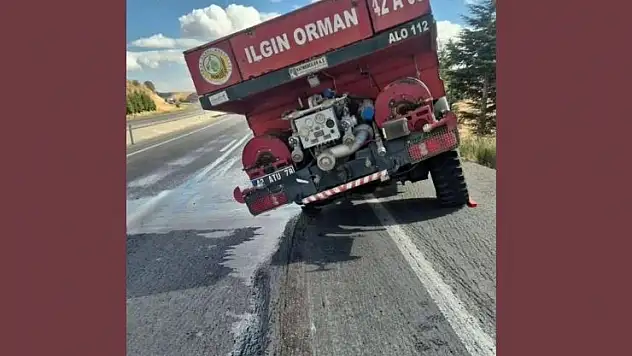 Konya'da yangına giden arazöz yolda arıza yaptı