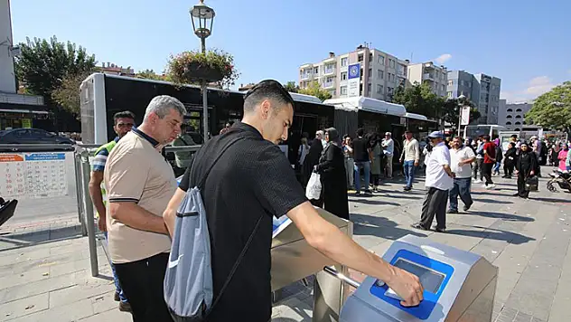 Konya'da yeni üniversite öğrencileri toplu ulaşımdan 10 gün ücretsiz yararlanıyor
