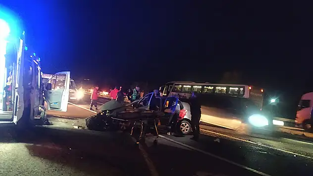Konya'da yolcu otobüsü ile otomobil çarpıştı: 2 yaralı