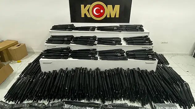 Konya'da yüzlerce kaçak silah ve silah parçası ele geçirildi