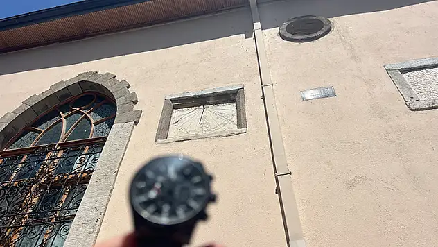 Konya'daki bu cami 616 yıldır güneş ışığı ile namaz vakitlerini gösteriyor