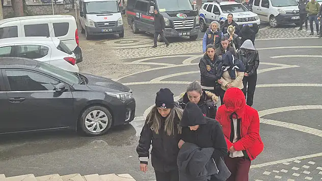 Konya'daki fuhuş operasyonunda yakalanan 6 zanlı tutuklandı