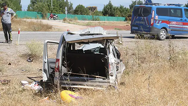 Konya'daki hafif ticari araç kazasında 2 kişi yaşamını yitirdi