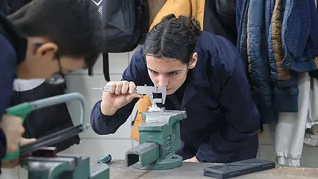 Konya'daki o meslek lisesi fabrika gibi çalışıyor: 12 milyon lira ciroya ulaştı