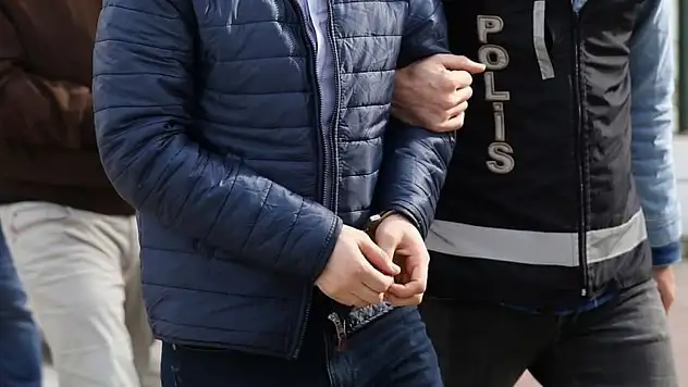 Konya'daki uyuşturucu operasyonunda yakalanan yabancı uyruklu 2 zanlı tutuklandı