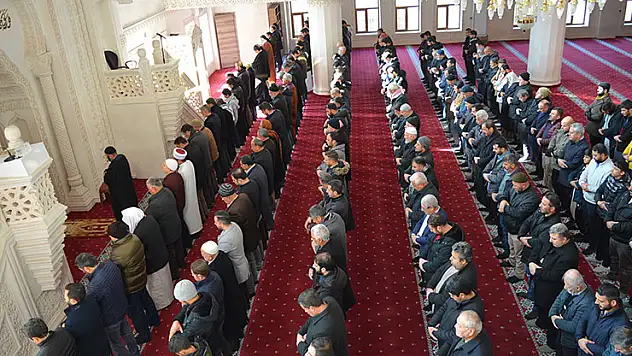 Konya'dan gelen Filistinli doktor: 'Gazze'de savaşın yıkıcı etkisi yıllarca sürecek'