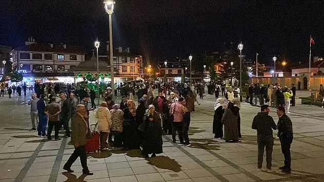 Konya'dan ilk hac kafilesi dualarla uğurlandı
