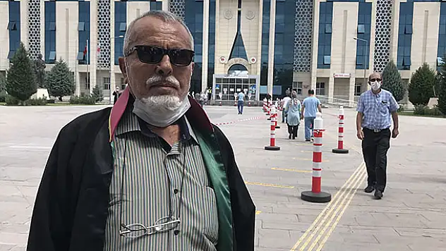 Konyalı 83 yaşındaki avukat, mesleğini 55 yıldır aşkla sürdürüyor