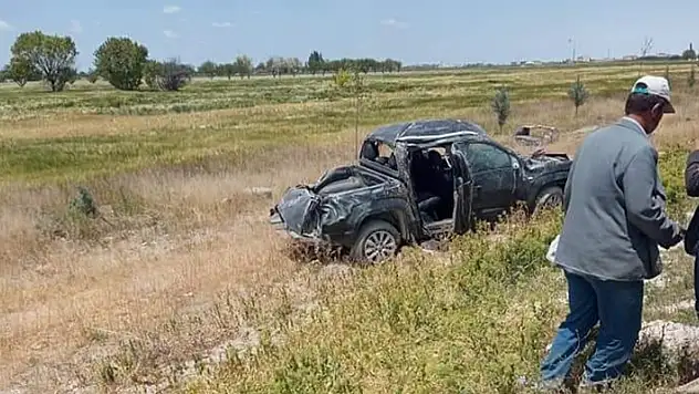 Konyalı ailenin içinde bulunduğu kamyonet Aksaray'da takla attı: 1 ölü, 1'i ağır 3 yaralı
