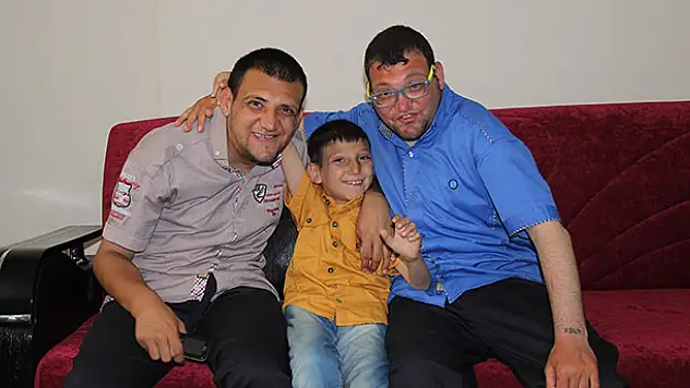 Konyalı anne zihinsel engelli 3 çocuğuna gözü gibi bakıyor