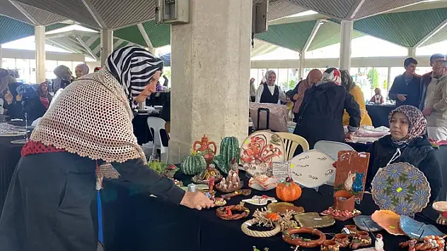 Konyalı anneler, Anneler Günü dolayısıyla tezgah başına geçti
