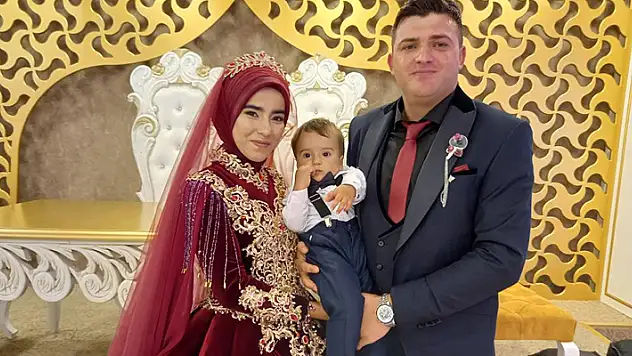Konyalı çift pandemide yapamadıkları düğünü 1,5 yaşındaki çocuklarıyla yaptı
